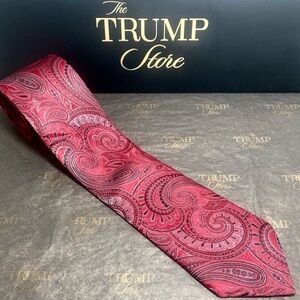 Donald Trump Signature Collection Tie-  New w Tags